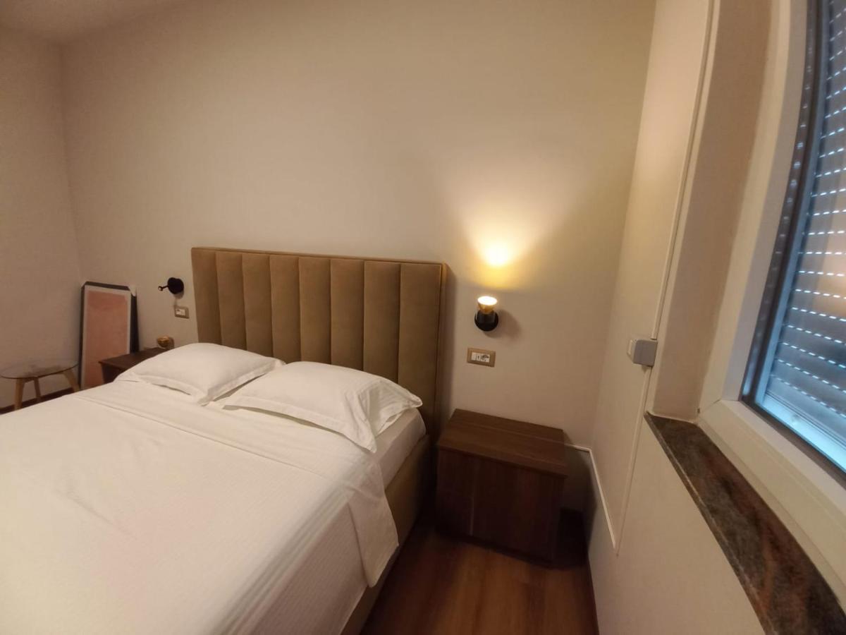 Penthouse Rooms & Aparts Tirana Kültér fotó