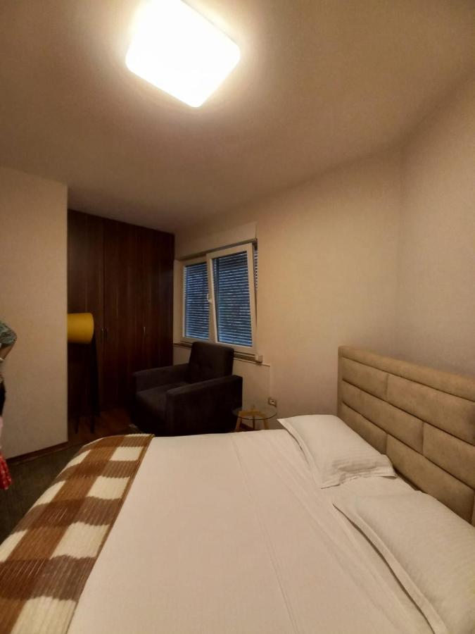 Penthouse Rooms & Aparts Tirana Kültér fotó