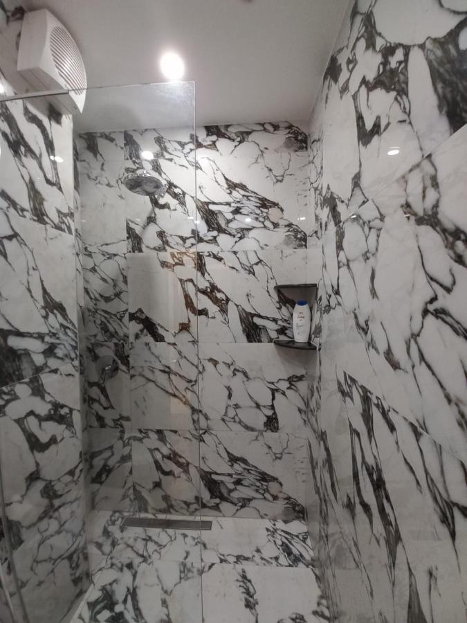 Penthouse Rooms & Aparts Tirana Kültér fotó