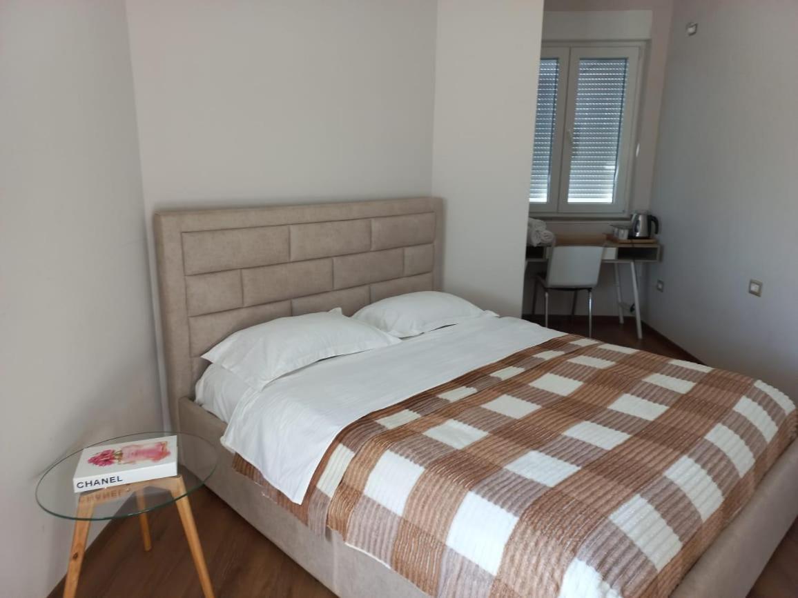 Penthouse Rooms & Aparts Tirana Kültér fotó