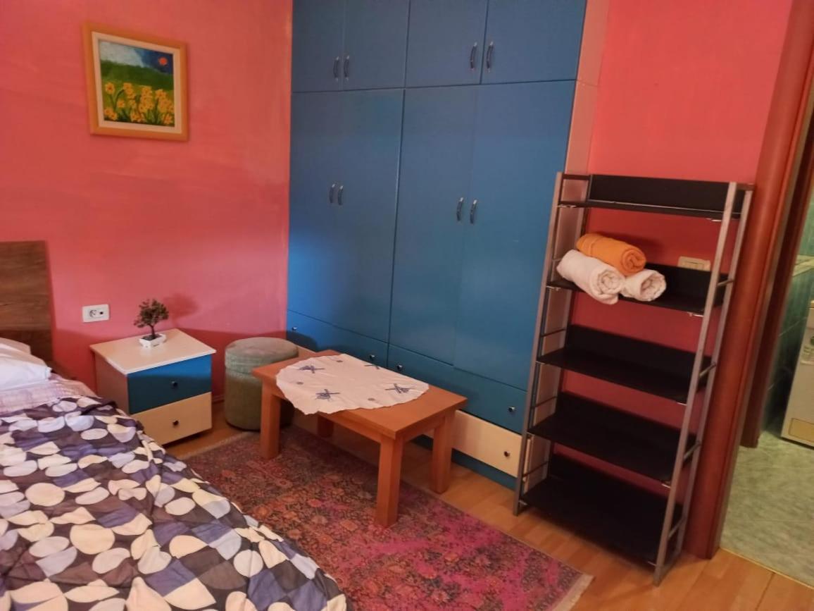 Penthouse Rooms & Aparts Tirana Kültér fotó