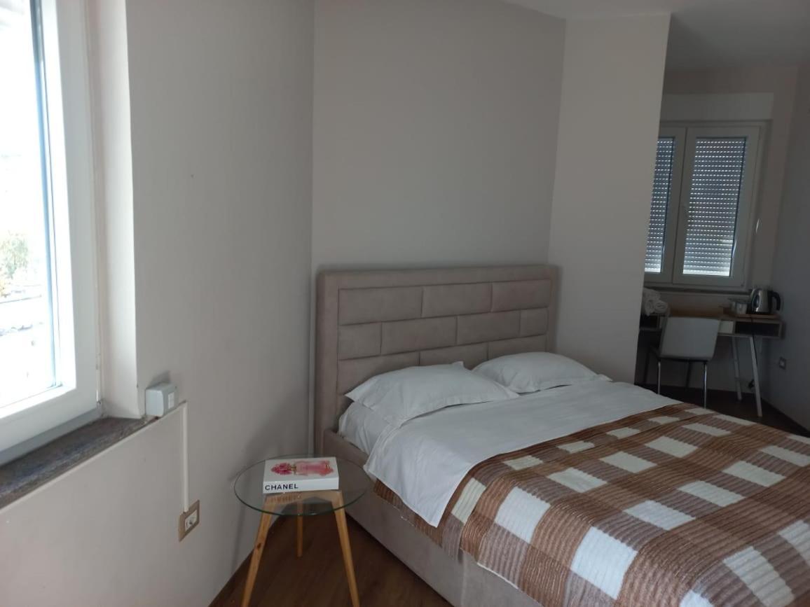 Penthouse Rooms & Aparts Tirana Kültér fotó