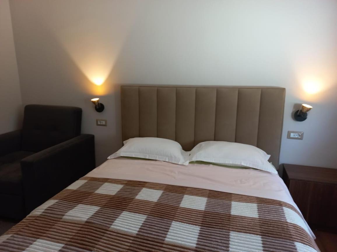 Penthouse Rooms & Aparts Tirana Kültér fotó