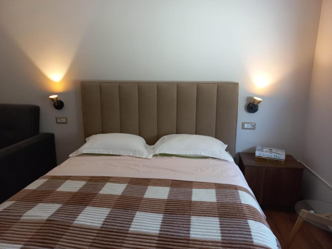 Penthouse Rooms & Aparts Tirana Kültér fotó