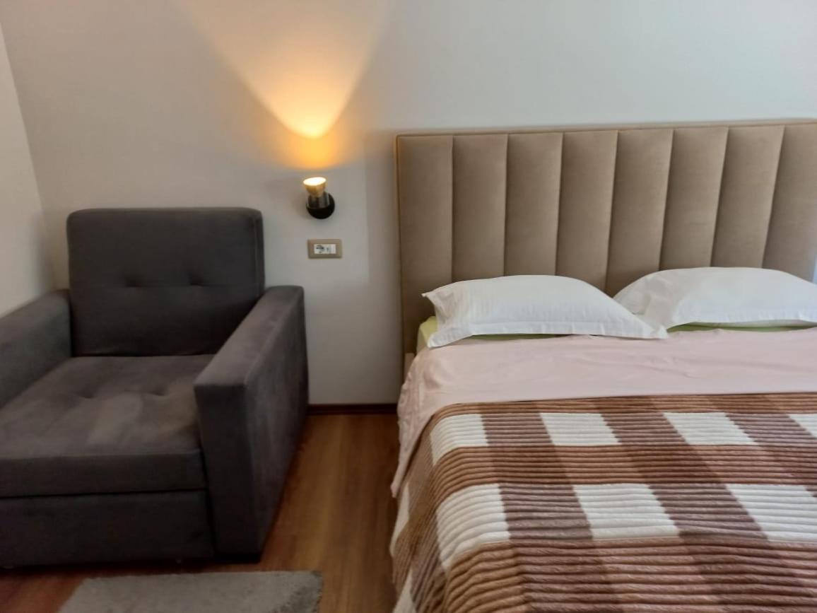 Penthouse Rooms & Aparts Tirana Kültér fotó