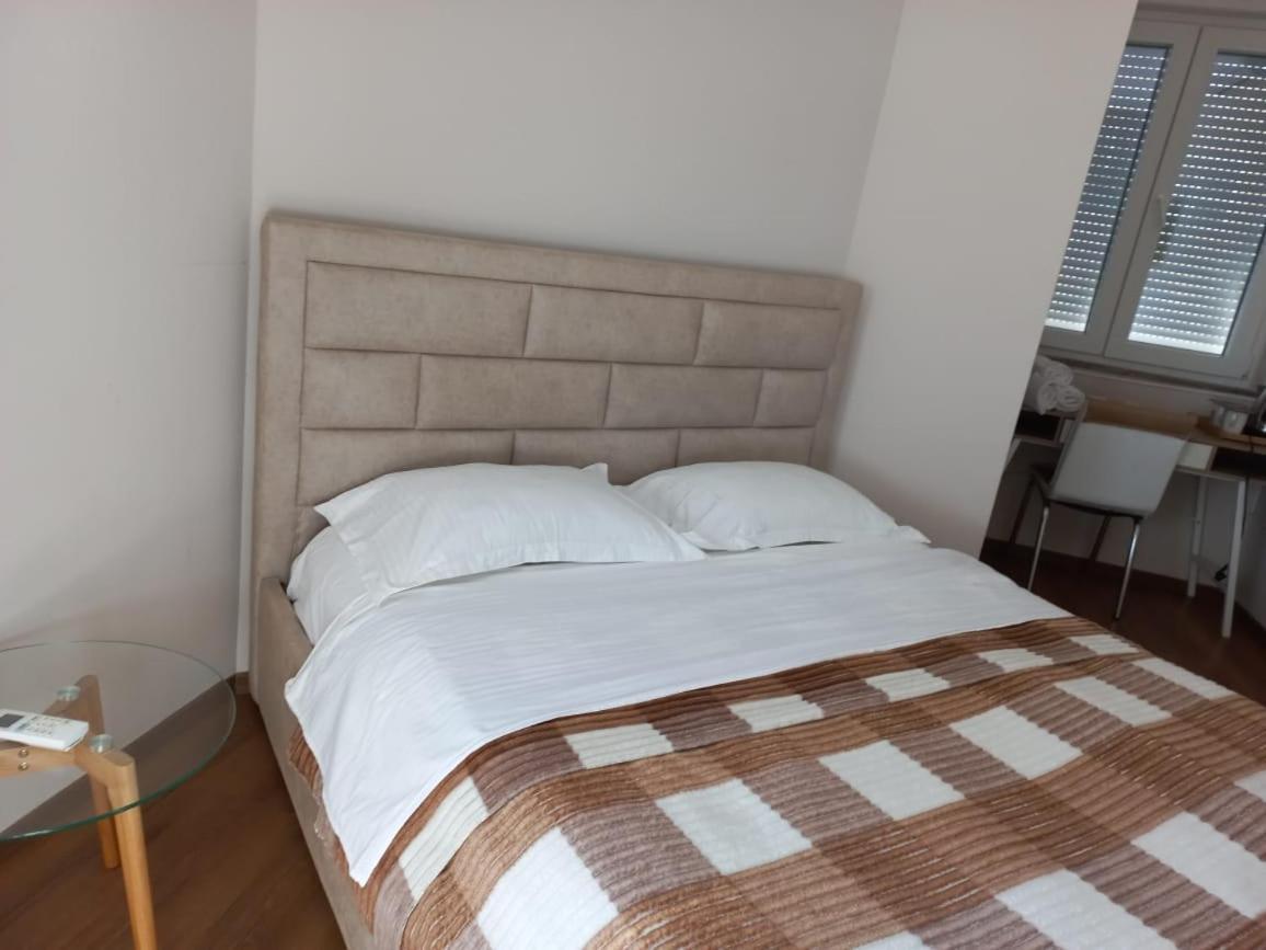 Penthouse Rooms & Aparts Tirana Kültér fotó